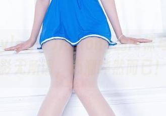 Beautyleg – JiaRong的网袜写真，光影无所谓，心潮哗然而已！