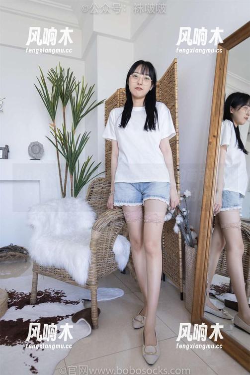 BoBoSocks袜啵啵 - 小甜豆的萌动时刻：半蹲镜头合集，图片燃烧我的心。