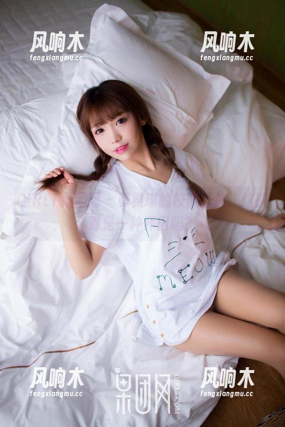 GIRLT果团网 - 莫雅琪的校服写真，这能算是一种怀旧吗？