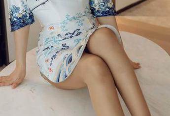HuaYang花漾 – 让人喷饭的赵惟依cocoJK图册：穿上裙子，我就是校园女王？