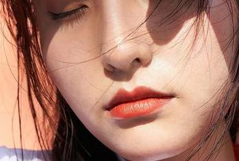 MiiTao蜜桃社 – 琉璃lily的照片不只是美，更是她作为女王的无声宣言。