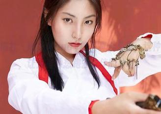MiiTao蜜桃社 – 陌子Mandy的写真合集里，这种温和的气场，让人有种想跑去陪伴的冲动。