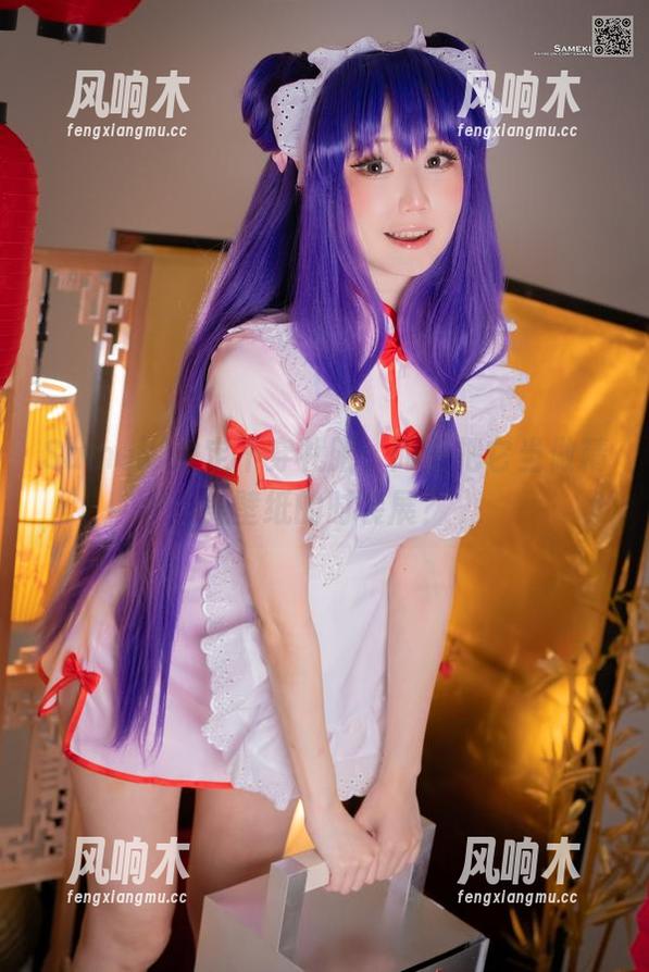 Sameki决定不穿礼服，而是把它当做精美壁纸的时装展？