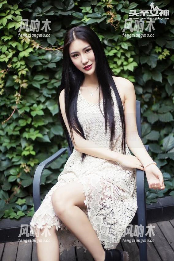 TouTiao头条女神 - 鱼宝宝新照，教室风暴席卷而来，别忘了下载原图！