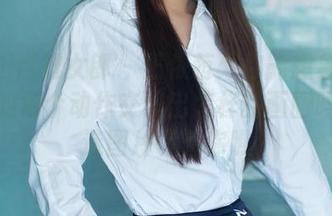 TuiGirl推女郎 – 王依萌：你能想象粉色和她的每个动作交织出怎样的画面吗？精选图片等着你瞧