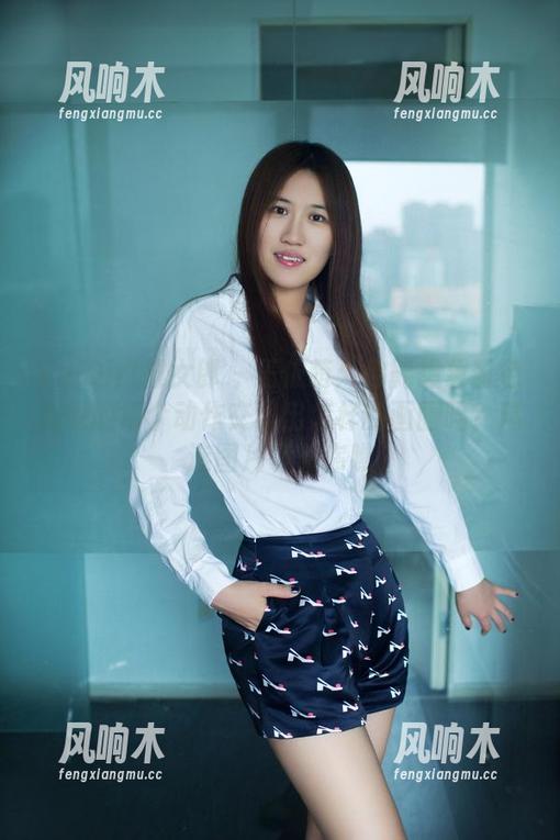TuiGirl推女郎 - 王依萌：你能想象粉色和她的每个动作交织出怎样的画面吗？精选图片等着你瞧