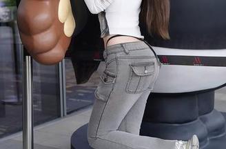 Xiuren秀人网 – 看Erikaki的女友，直接美图泛滥，谁还能忍住不点进来分享一下呢？