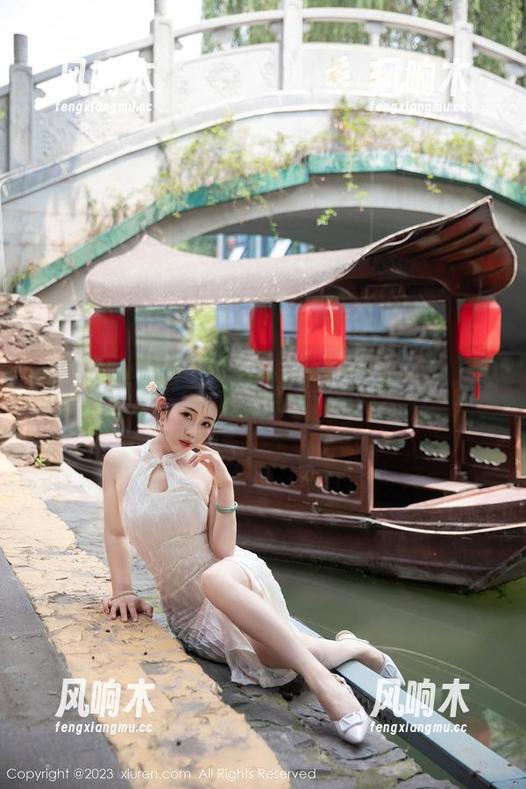 Xiuren秀人网 - lavinia肉肉的精选作品，礼服就像魔法般，让人咋舌，嘿嘿