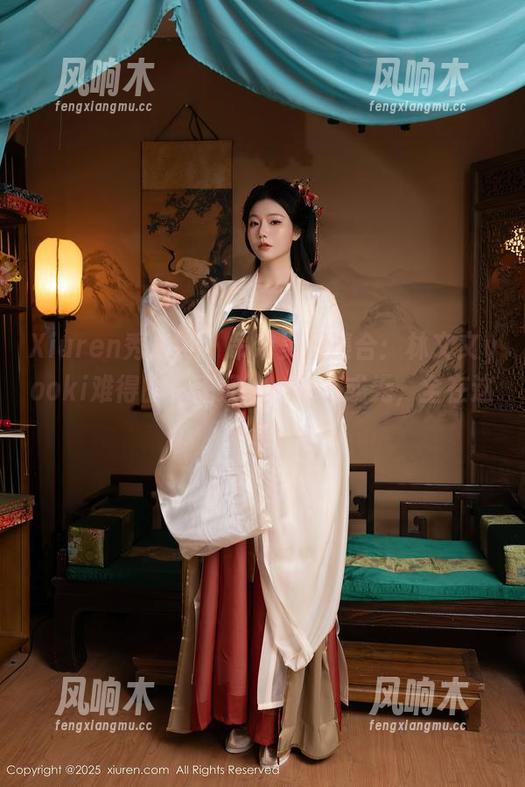 Xiuren秀人网 - 吊带美图集合：林文文yooki难得的“正经”：可有或无，全在这一瞬。