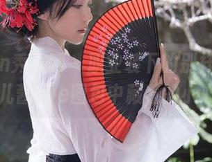Xiuren秀人网 – 职业装下的别样期待，雨儿酱eve图包中藏着的小心机