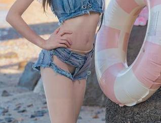 私拍里没有摸不着的标准，Yiko湿润兔的女友图集让我好想多看一会儿，呃不想走心！