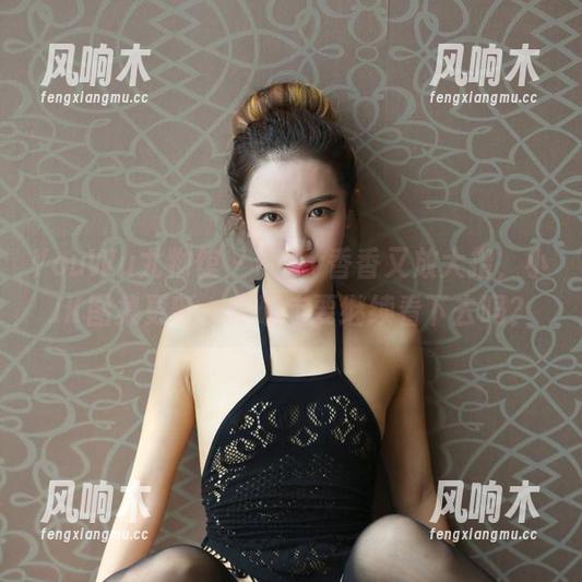 YouWu尤物馆 - Kely香香又放大招，小JK图集更新—你确定要继续看下去吗？