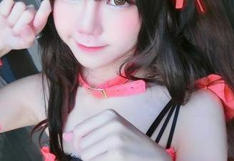 盯着sally dorasnow多啦雪的高清裸足作品,你会不会也想加入?