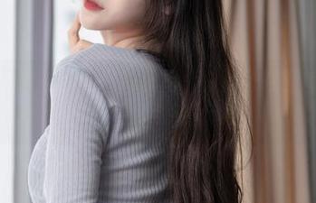 一米八的大梨子的最新亮相：白裙子在图库里的无尽可能