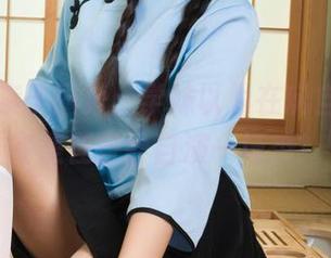 丽柜 – 柰子图集：学妹以为在玩自拍，其实是在自导自演一场秀！