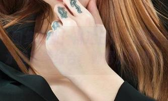 丽柜 – 图集更新！琳达日常：品牌与自我矛盾完美结合，帅得太神奇！