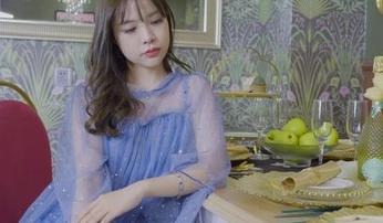 丽柜 – 办公室奇遇记：白云的免费写真让你的文件不再孤单！