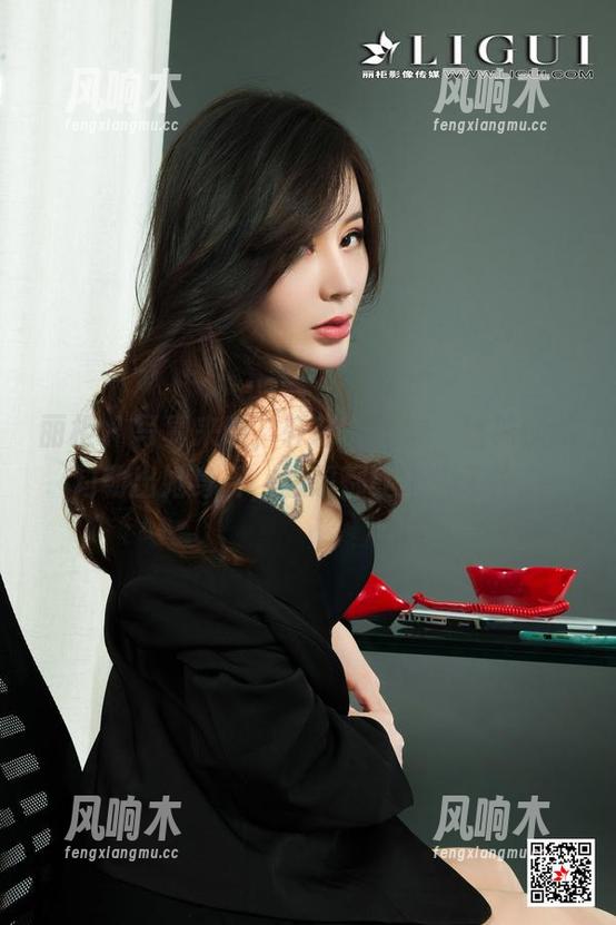 丽柜 - 写真来啦，轩轩的私拍，丝袜悄然勾勒出她身姿，想想都让人失了神。