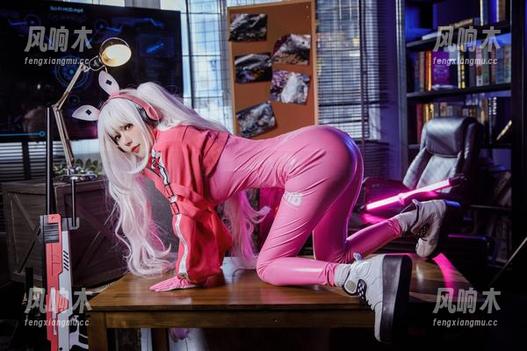 仙女月 仙女月粉色内衣写真更新,真是教我学穿新衣的教程!