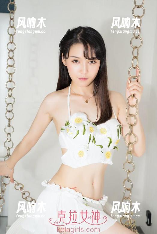 克拉女神 - 赵雨静的最新自拍分享，难道她要左下角成为新趋势？