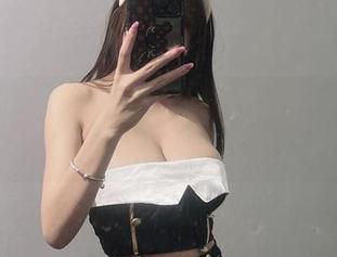 微密圈 – 兔宝妮to的校服套图，一边学习一边犹豫着要不要飞起来！