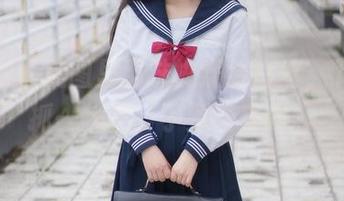 兔玩映画美图里那抹蝴蝶结白丝，下载一抓一大把，手到擒来噢。