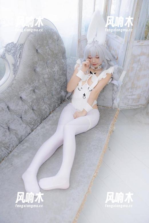 十万珍吱伏特 从未如此吸引目光的图片合集—十万珍吱伏特制服特辑!