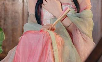 咬一口兔娘的婚纱图包：这婚纱真把我撑起来了！