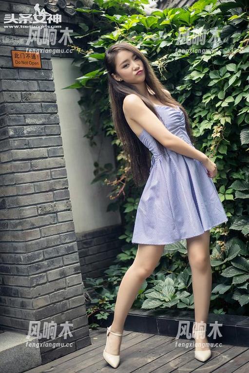 头条女神 - 图里火儿的套装，好像另有玄机，快来看这张原图引发的阿proton！
