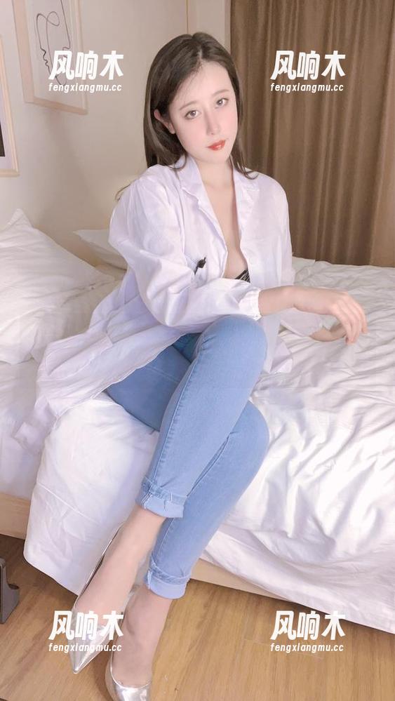 这组奈汐酱Nice的眼镜写真，下载或许是个良心决定。