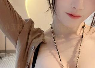 微密圈 – 看小玉吃果冻如何把校园变成写真展，我的眼睛都不够用了。
