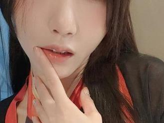 微密圈 – 短裙画卷，超清在线——小玉吃果冻的夏日偶像