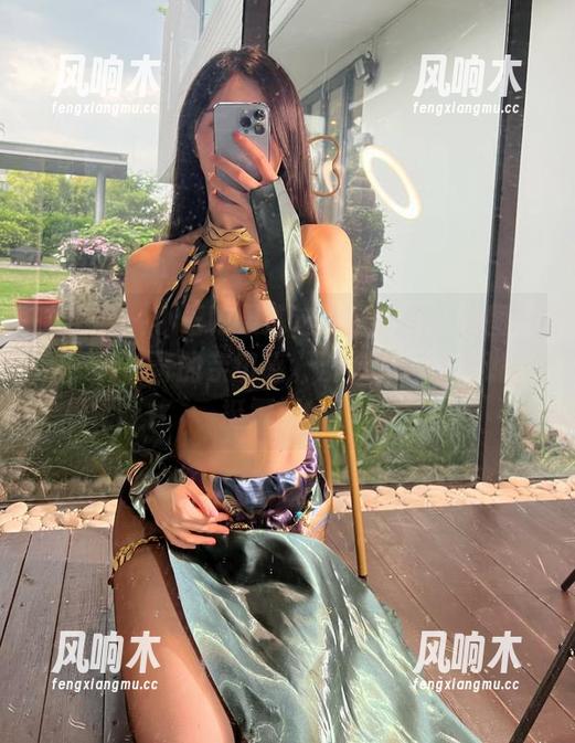 微密圈 - 小玉吃果冻这镂空造型，原图给我一种离奇的亲切感。没有啦，认真说，挺震撼的！