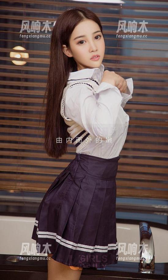 尤果网 - 私拍闲聊：李莉莉与她的白丝，是要展现什么新花样？！