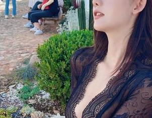微密圈 – 就是阿朱啊暗访：下载了她的办公室，收获的不仅是小憧憬，还有一份尴尬。