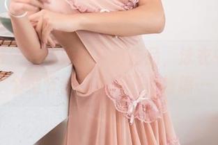 果团网 – 尹意纯的写真作品，泳衣中的每个细节都让我停下来蜷缩…