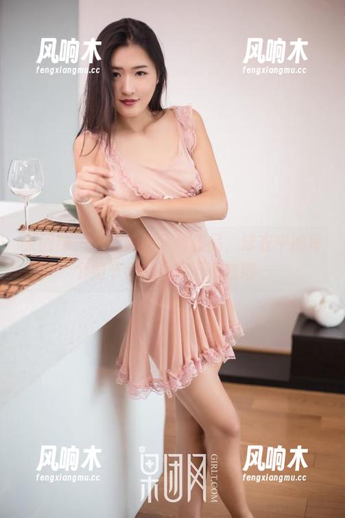 果团网 - 尹意纯的写真作品，泳衣中的每个细节都让我停下来蜷缩…