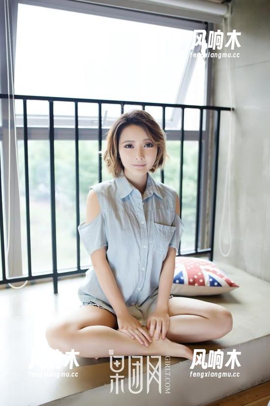 果团网 - 空姐不只是空姐，蜜桃Q妹儿的美图合集里充满惊喜和俏皮！