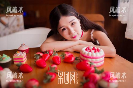 果团网 - 注意！陈诗诗最新长腿现身，图片中不小心撞见了让我想多了的画面…。