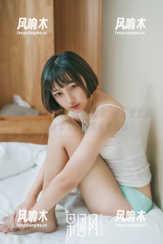 果团网 - 教室角色扮演的龚玥菲，壁纸搞定，谁说学习就得乖乖坐着听？
