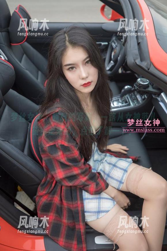 梦丝女神 - 晓晓的写真，一路从女神范儿徒步走来的，点击了解一下？