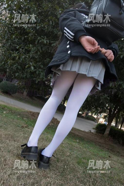 森萝财团 - 写真里的双马尾美女，小奶糕Milky的白丝美腿，一直想留在指尖的梦！