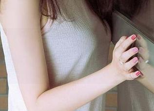 爱尤物 – 打算把徐莉芝Booty毛衣作品装进我的衣柜，谁敢来抢？
