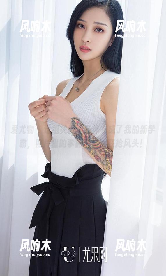 爱尤物 - 这组美图，连体衣成了我的新学霸，照片里的李丽莎默默在抢风头！