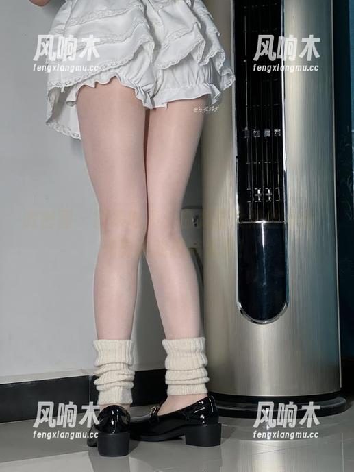 微密圈 - 图集收集：白龙猫女黑丝油光，光影游戏趣味无穷！