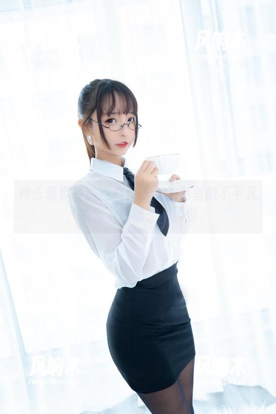 神乐坂真冬的图集：护士角色里的不平凡，点击下载吧，别闲着。