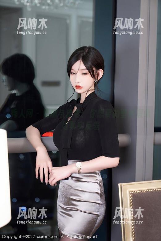 秀人网 - 奶酥与皮衣：你想要的壁纸假象与真实反差