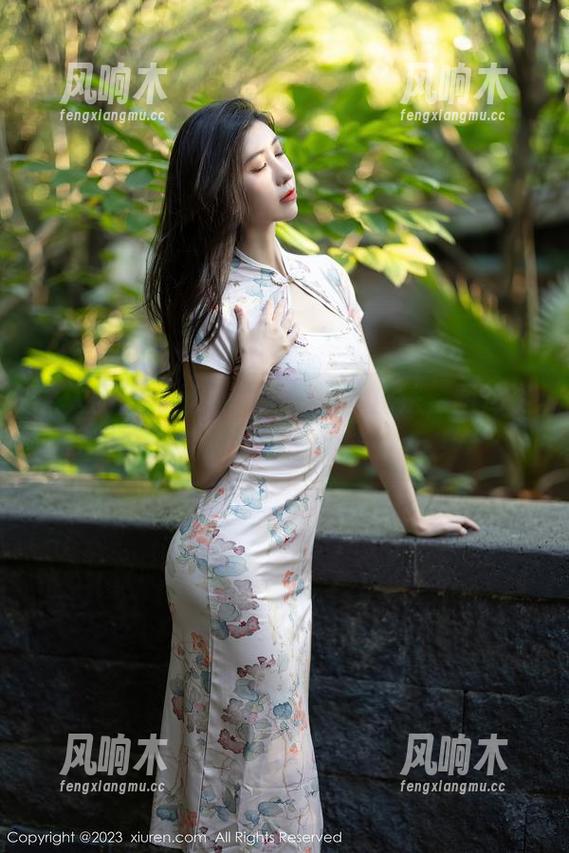 秀人网 - 心妍小公主的黑丝魔法，图库资源的性感加持