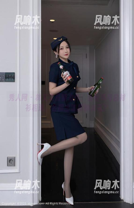 秀人网 - 林文文最新力作：当秘书与白衬衫相遇，会擦出怎样的火花？