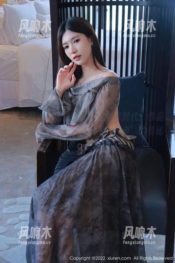 秀人网 - 林昔予yorki的居家时代：作品集原图带你领略‘沙发不只会坐’的奥秘！
